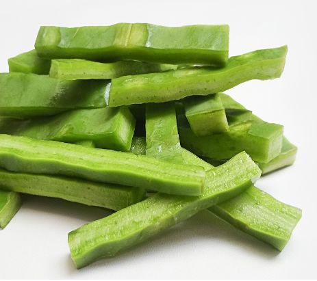 Geschnittene Nopales als Kaktusgemüse für Salat und Tacos