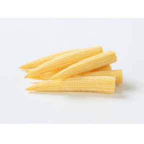 Frischer Baby Mais mit zarten kleinen Maiskolben