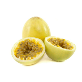 Frische Maracuja Passionsfrucht mit violetter bis gelblicher Schale